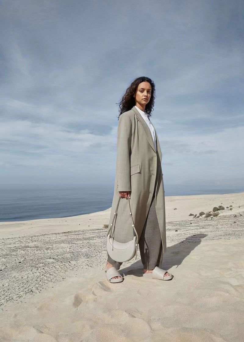 Borsa a spalla donna a mezzaluna con motivo litchi stile francese_voghion.com