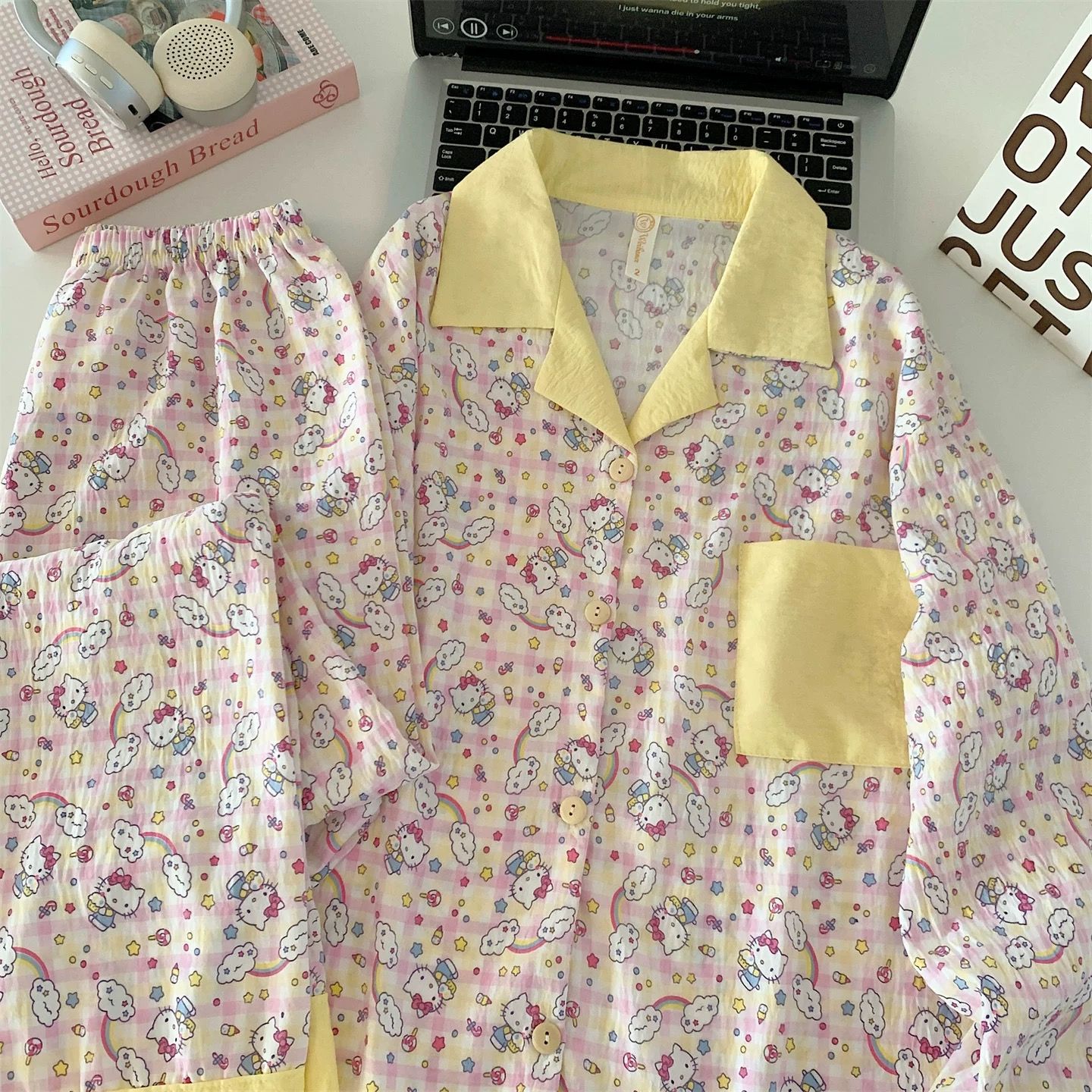 Al por mayor transfronterizo nuevo cardigan nubes de algodón KT gato pijama manga larga manga de dibujos animados de mujer dulce lindo pantalones largos ropa para el hogar