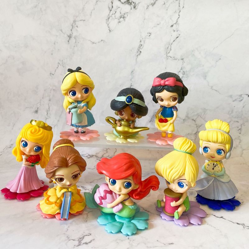 Different Color Snow White Jasmine Cinderella Anime Figure Q Version Cute Flower Base Cake Ornament Toy Doll