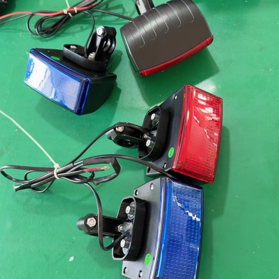 新款装甲卡车保险杠安装红蓝黄白色警示灯工程抢险救援爆闪灯超亮