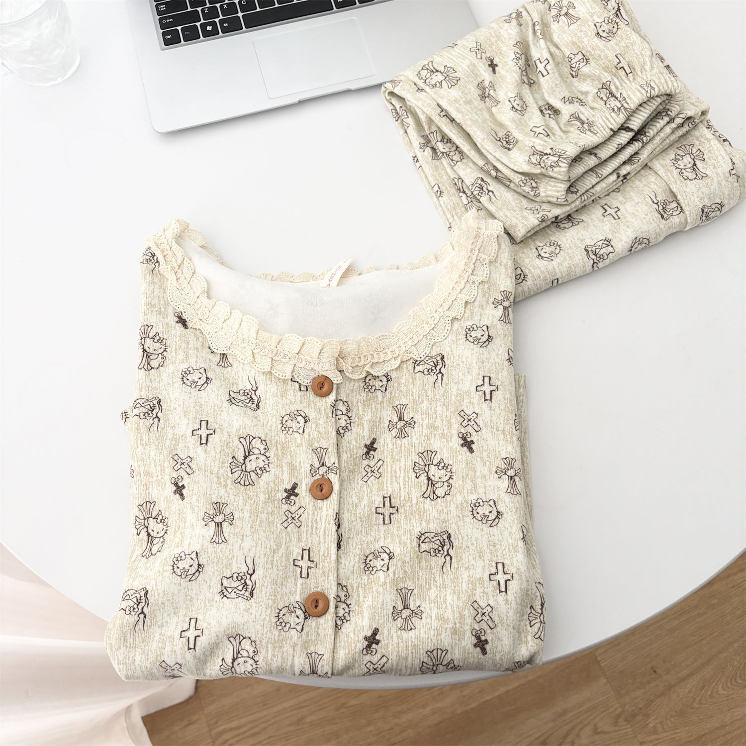 Al por mayor transfronterizo de cotton crockey pijamas de otoño y invierno mujeres cardigans lindos se pueden usar con un conjunto de ropa de casa de viento dulce
