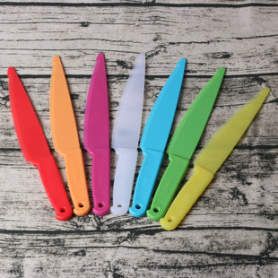 Plastic fruit knife children's melon and fruit peeling toy plastic knife household portable vegetable and fruit dessert knife set