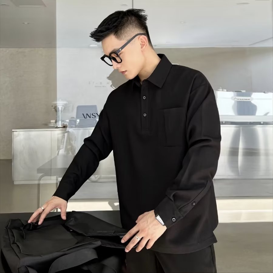 2024 marca de moda estilo universitario camisa polo de manga larga a juego de color tendencia de la moda masculina suéter de media cremallera suelto retro americano