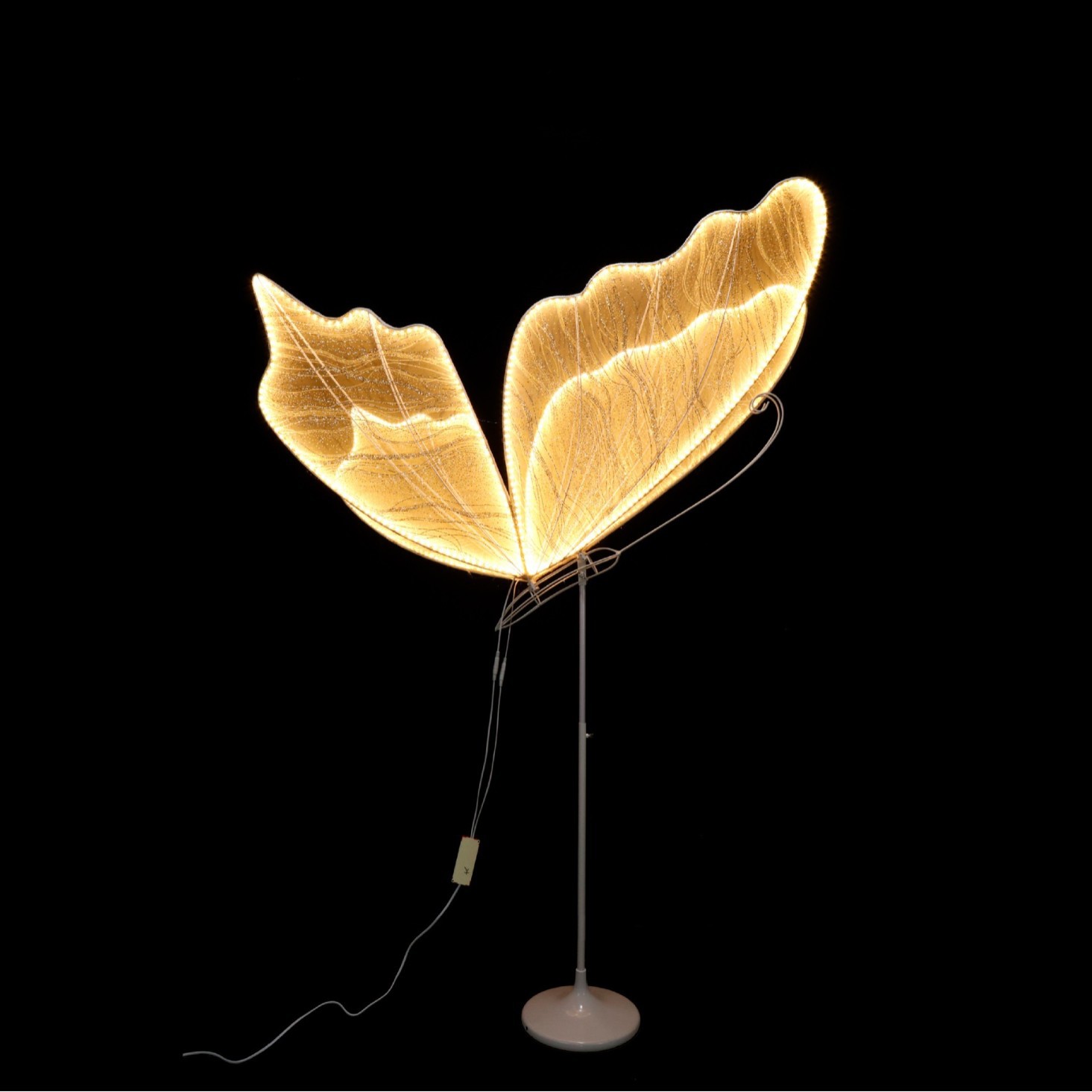 Disposición de accesorios de boda Alas de mariposa luminosas Decoración de escenario Colgante de techo Guía de boda Decoración de escena Decoración