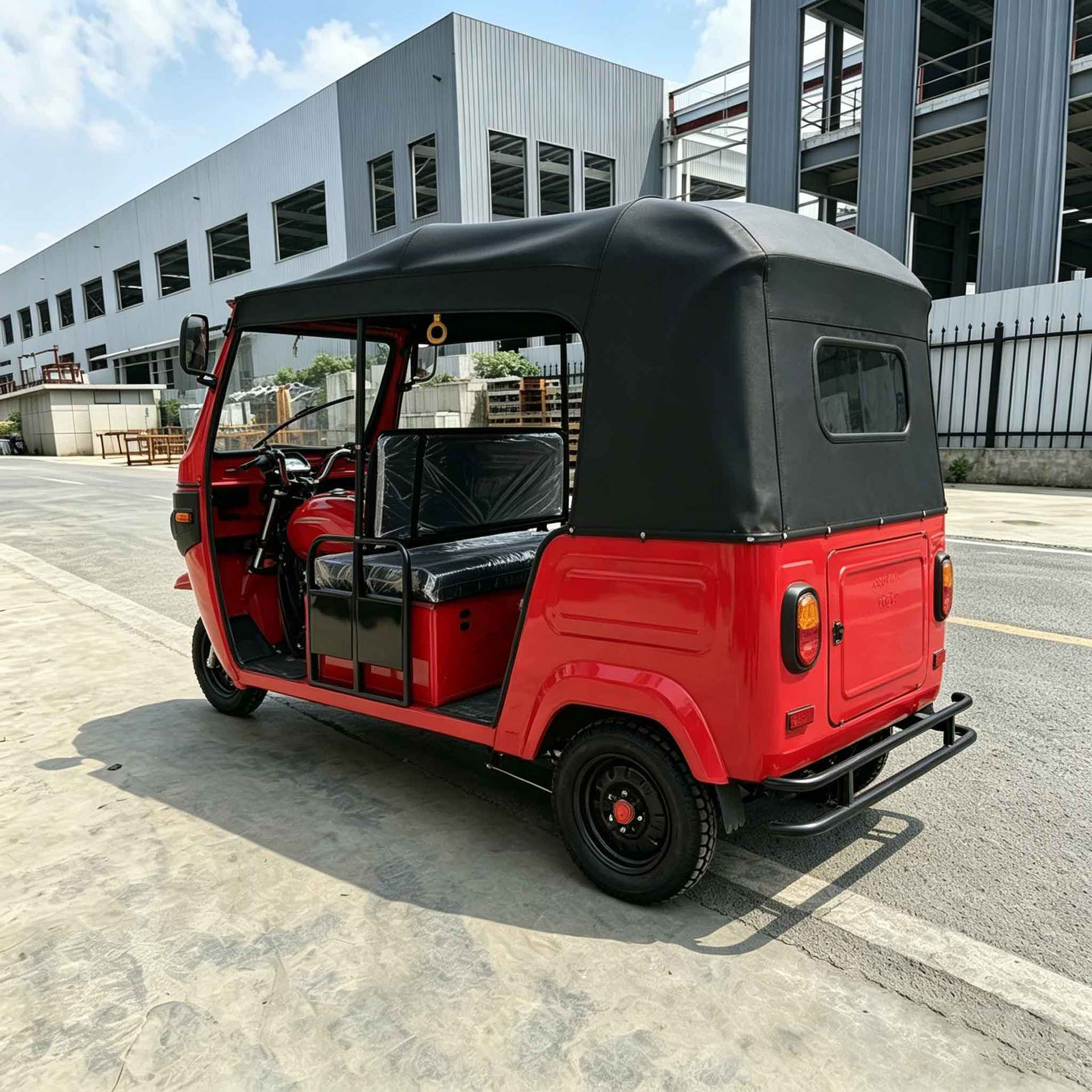 Fuel-Powered Three-Wheeled Passenger Transport Vehicle for Export, Tuk-Tuk, Southeast Asia, India, Passenger Operation Tricycle