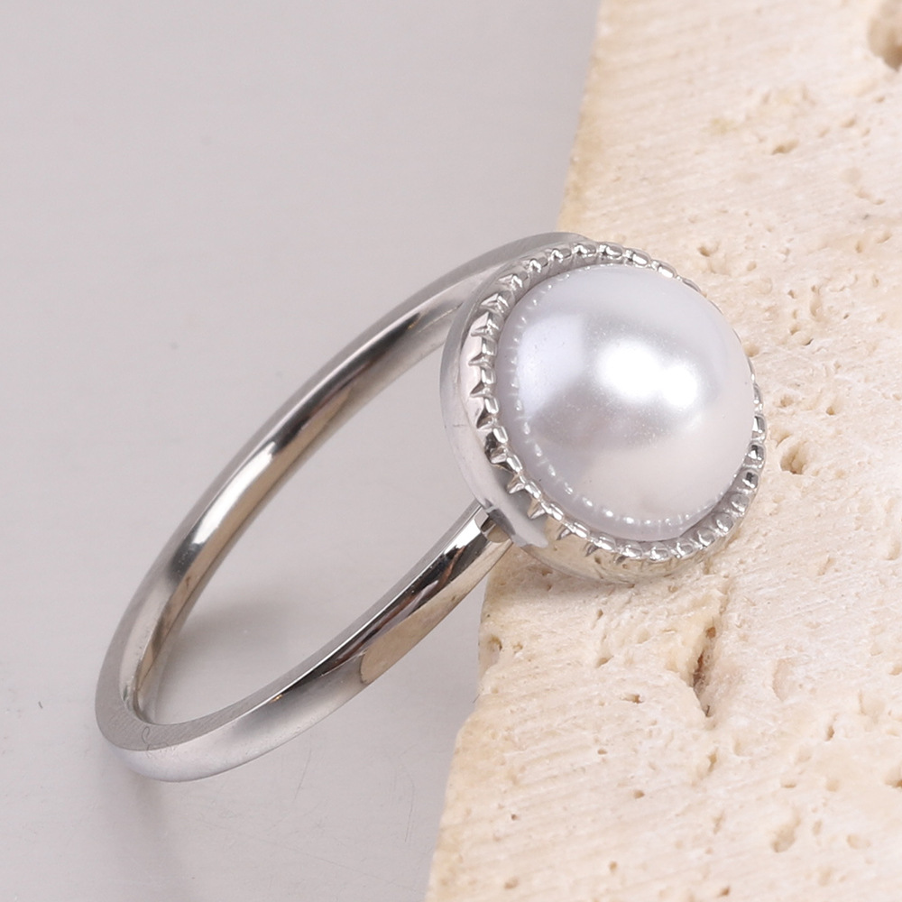 Simple Style Round Titanium Steel Pearl Pearl Rings display picture 4