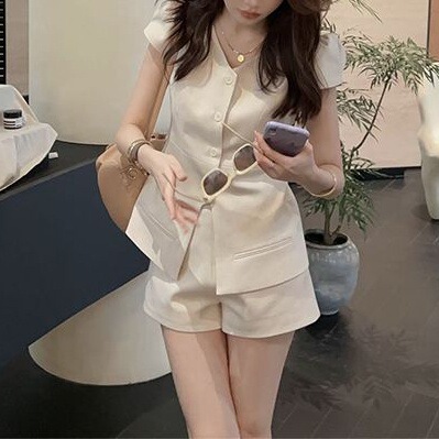 Elegant Chanel-Style Vest Jacket and Shorts Two-Piece Set for Women, 2026 Summer New Fashion Outfit Complete Set