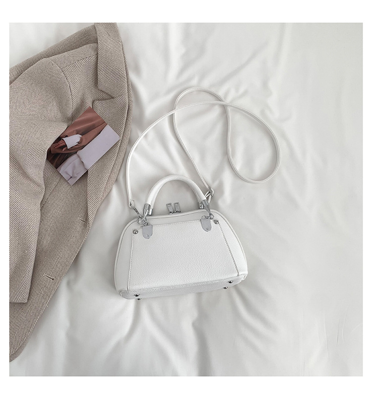 Women's Medium Pu Leather Solid Color Fashion Shell Zipper Shoulder Bag Handbag Crossbody Bag display picture 2