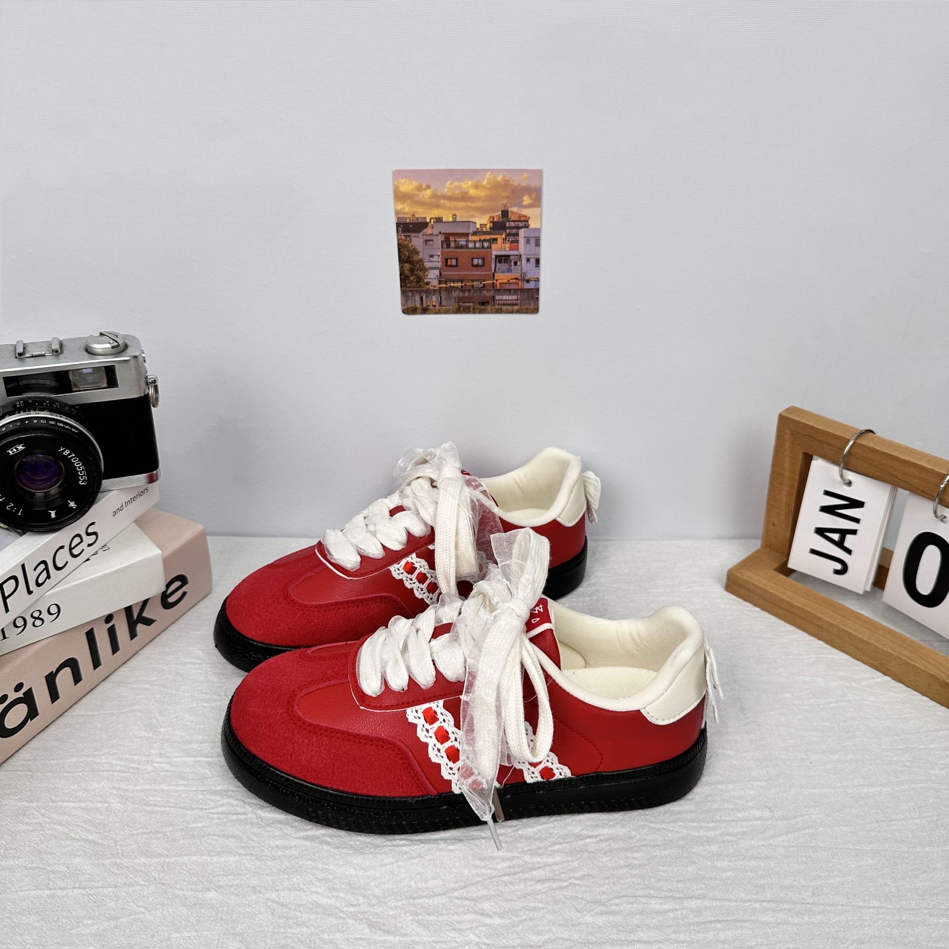 Zapatos de entrenamiento alemanes de suela gruesa de onda lejana para mujer 2025 primavera nuevo clásico retro Forrest Gump zapatillas de costura de encaje