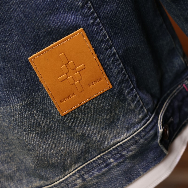 Herr jeansjacka i vintage stil broderad för vardagsmode_voghion.com