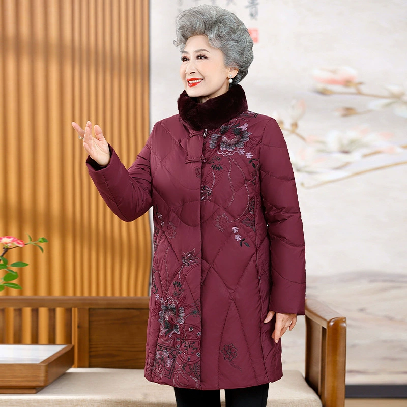 2024 среднего и пожилого возраста пуховик среднего и среднего возраста из настоящего мехового воротника с вышивкой Иностранная бабушка куртка мама топ хлопчатобумажная одежда