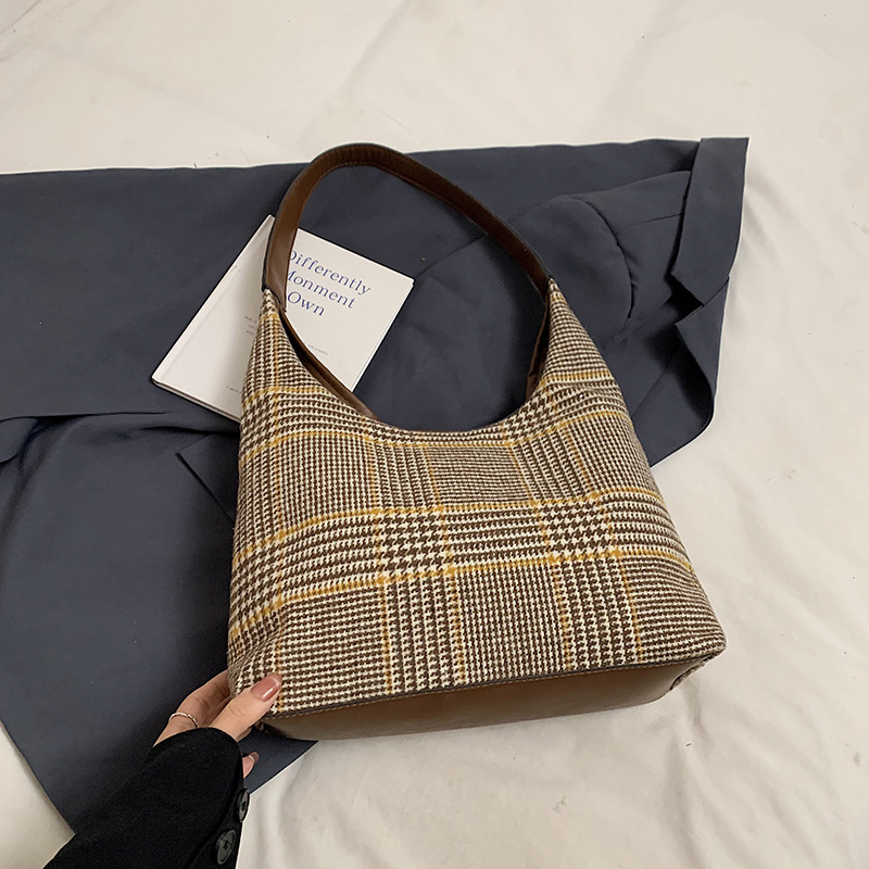 2024 otoño y invierno gran capacidad bolsa de hombro ocio simple clase de literatura y arte de viaje bolsa de diseño personalizada bolsa de brazo