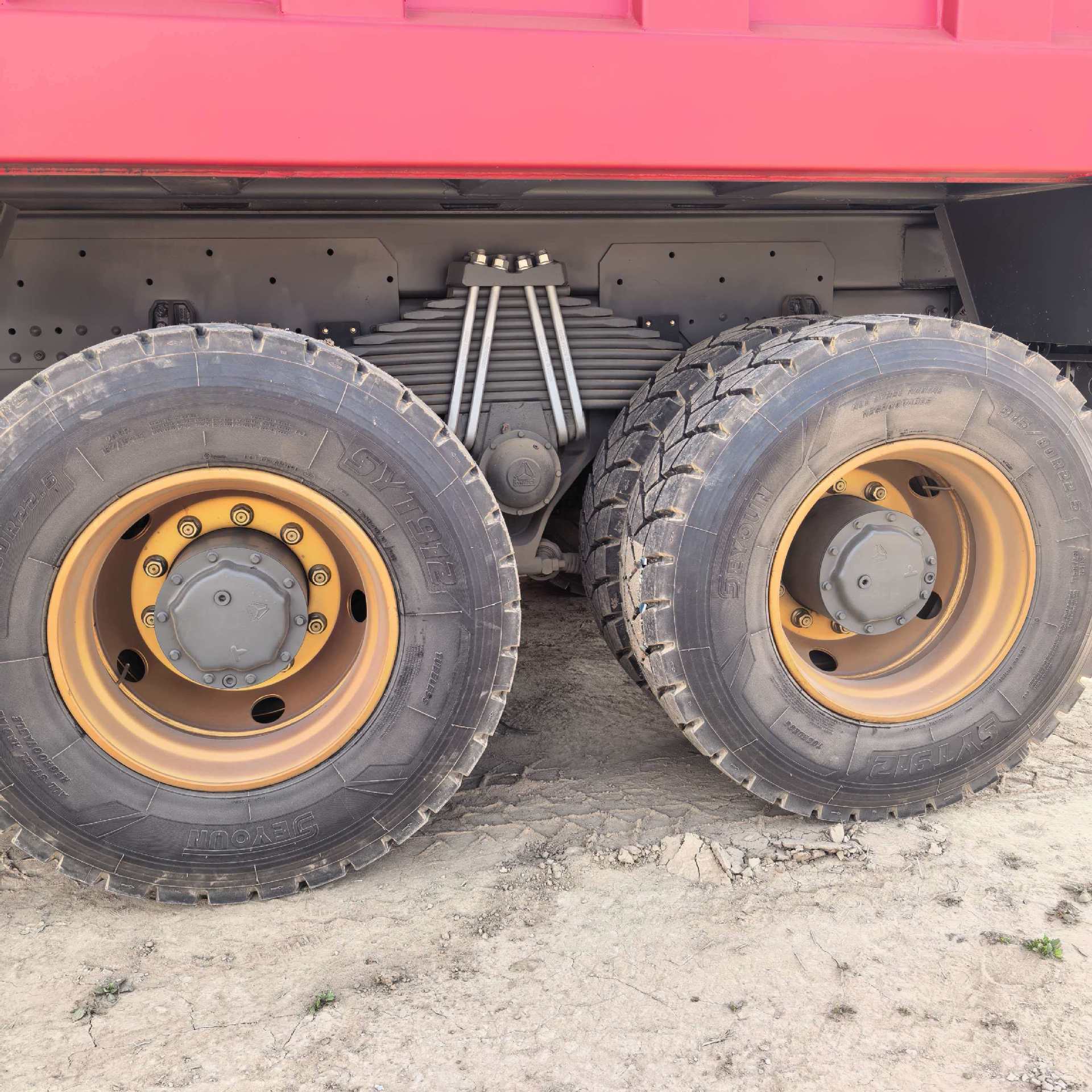 Export Howo Dump Truck 375 Horsepower Dump Truck with Eight-Wheel Rear Axle Howo Dump Truck Tipper Truck