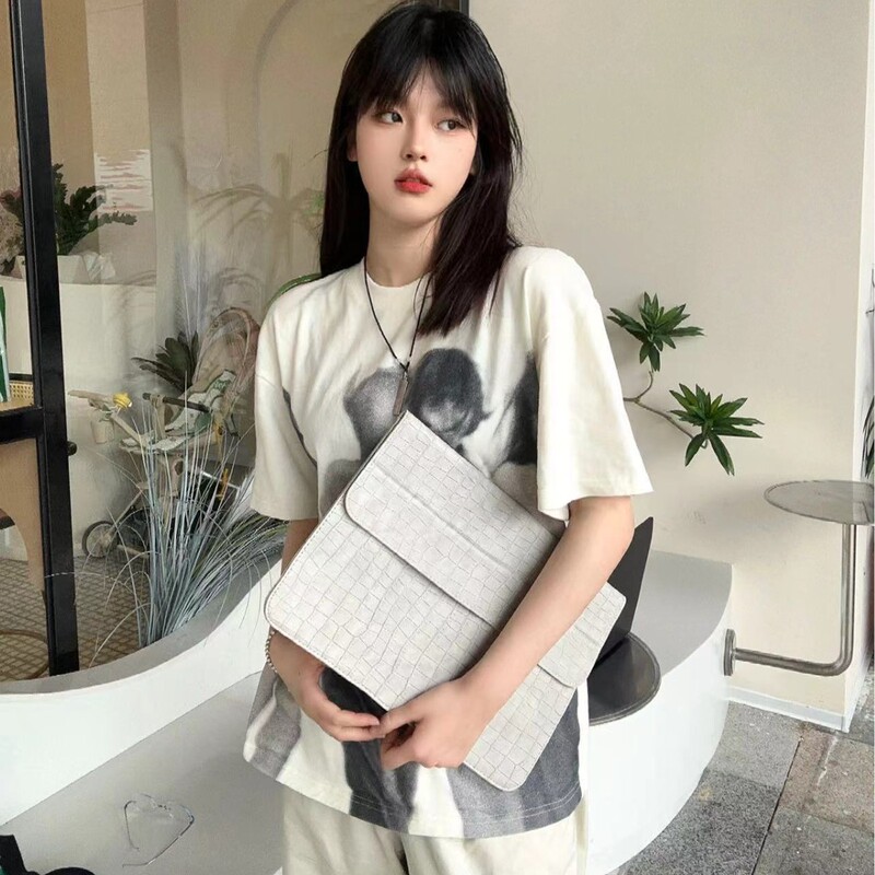 Laptop Sleeve Retro Leather Texture Two-In-One Stand Computer Bag Suitable for 13.3 Inches 14.1inch 15inch