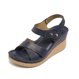 平底凉鞋;坡跟凉鞋;平底拖鞋