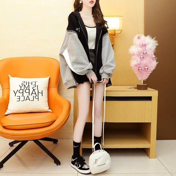 Design sweatshirt with zipper