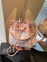 ����ʽ���LˮͰ��2026�羳���ֵ���K�p��ˮͰ���ٴ�μ�б���Ů