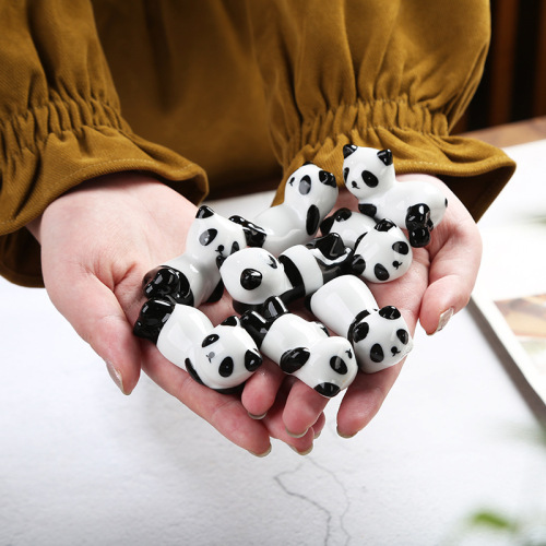 National treasure red panda ceramic crafts small ornaments panda chopstick holder restaurant animal chopstick pillow household chopstick holder
