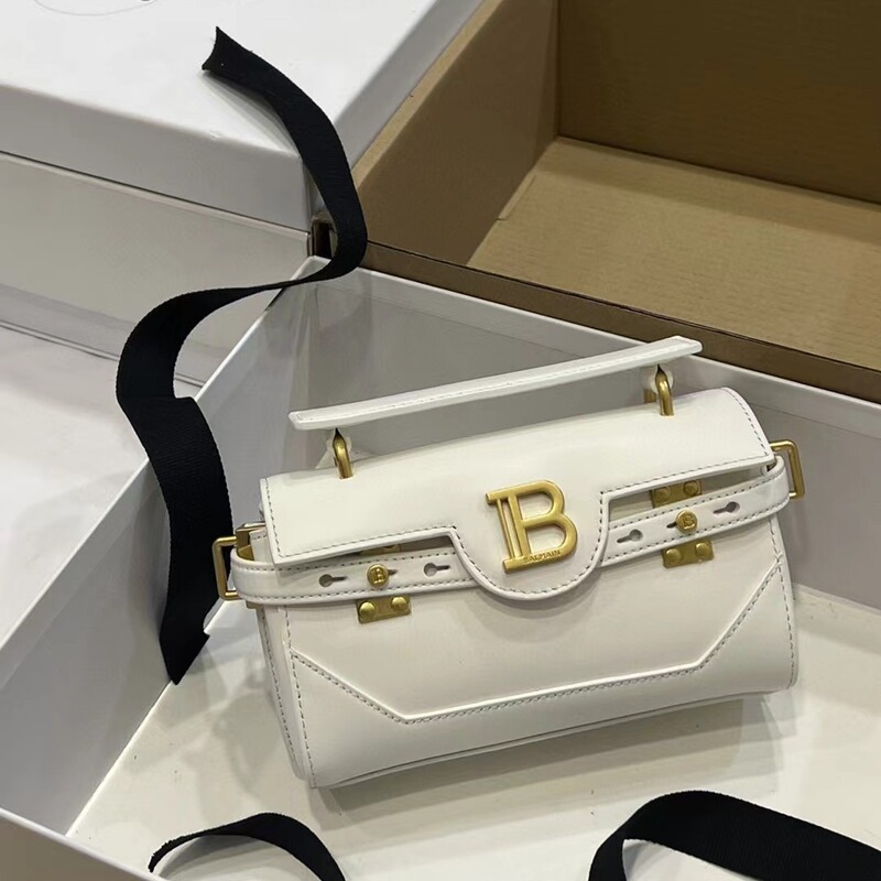New 2025 Summer Model B Buckle Bal Handbag Crossbody Bag Made of Cowhide with All-Steel Hardware. Order Now and Receive a Complete Set of Packaging New 2025 Summer Model B Buckle Bal Handbag Crossbody Bag Made of Cowhide with All-Steel Hardware. Order Now and Receive a Complete Set of Packaging
