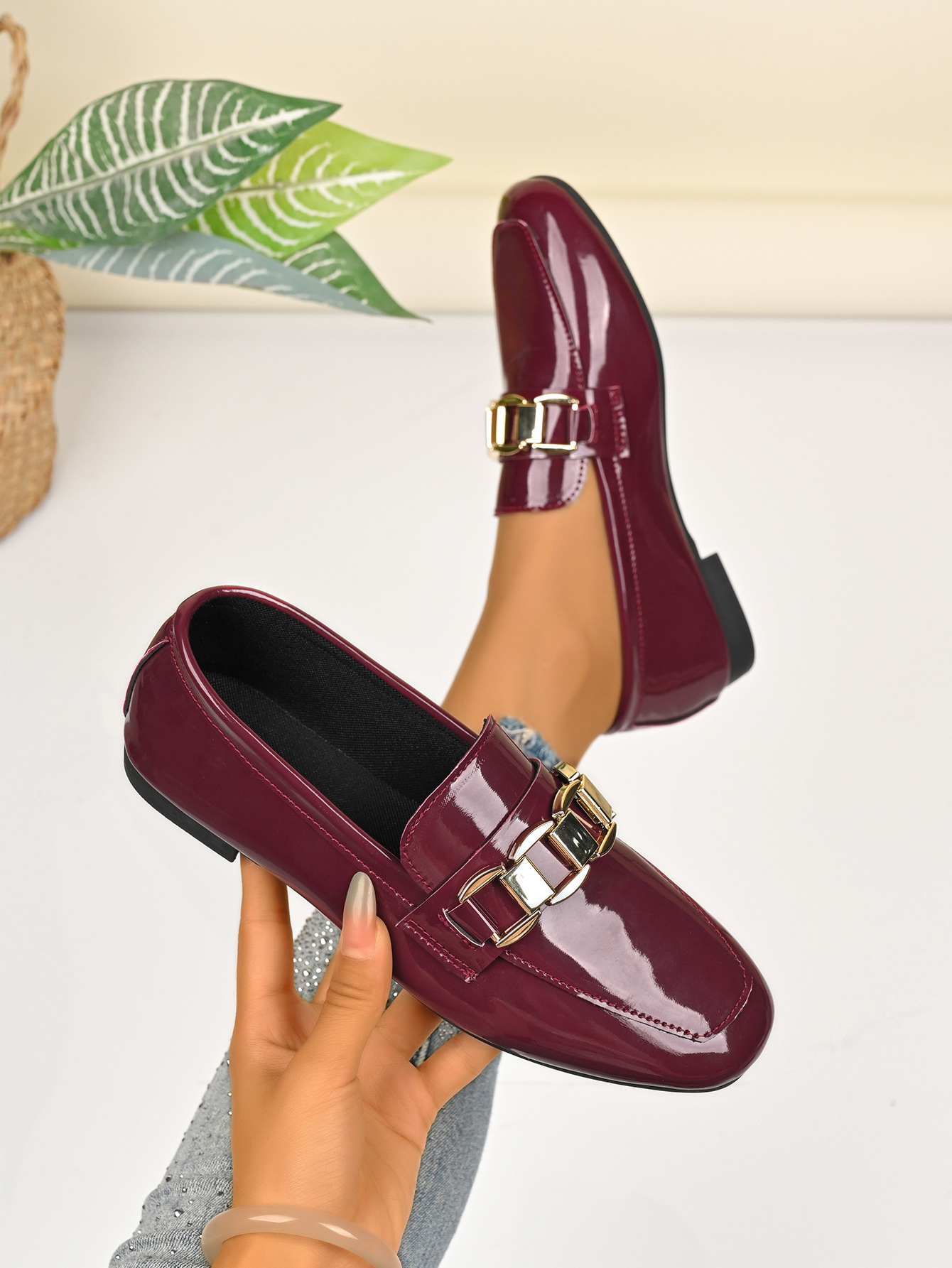 Women's Metal Chain Flat Loafers Autumn Casual Style Export Available New_vogvips.com