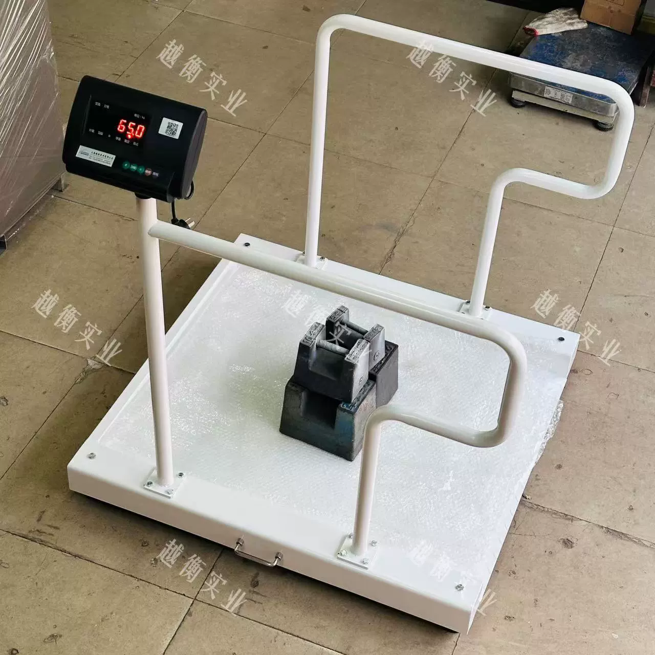 Электронная шкала веса инвалидной коляски для диализа в больнице