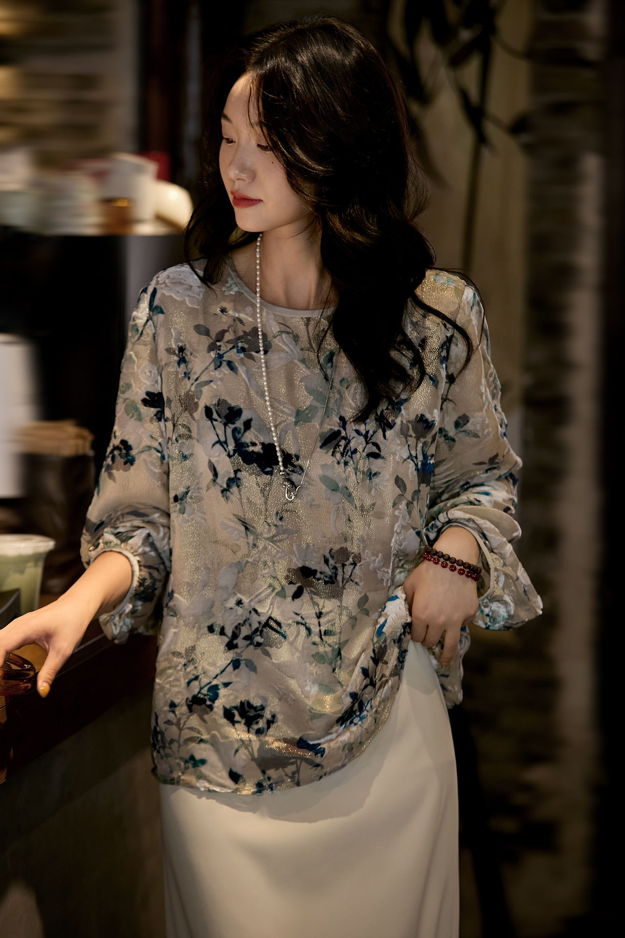 Áo lụa nhung cháy chỉ vàng cổ tròn tay ngắn — bản in màu xanh chi tiết 1
