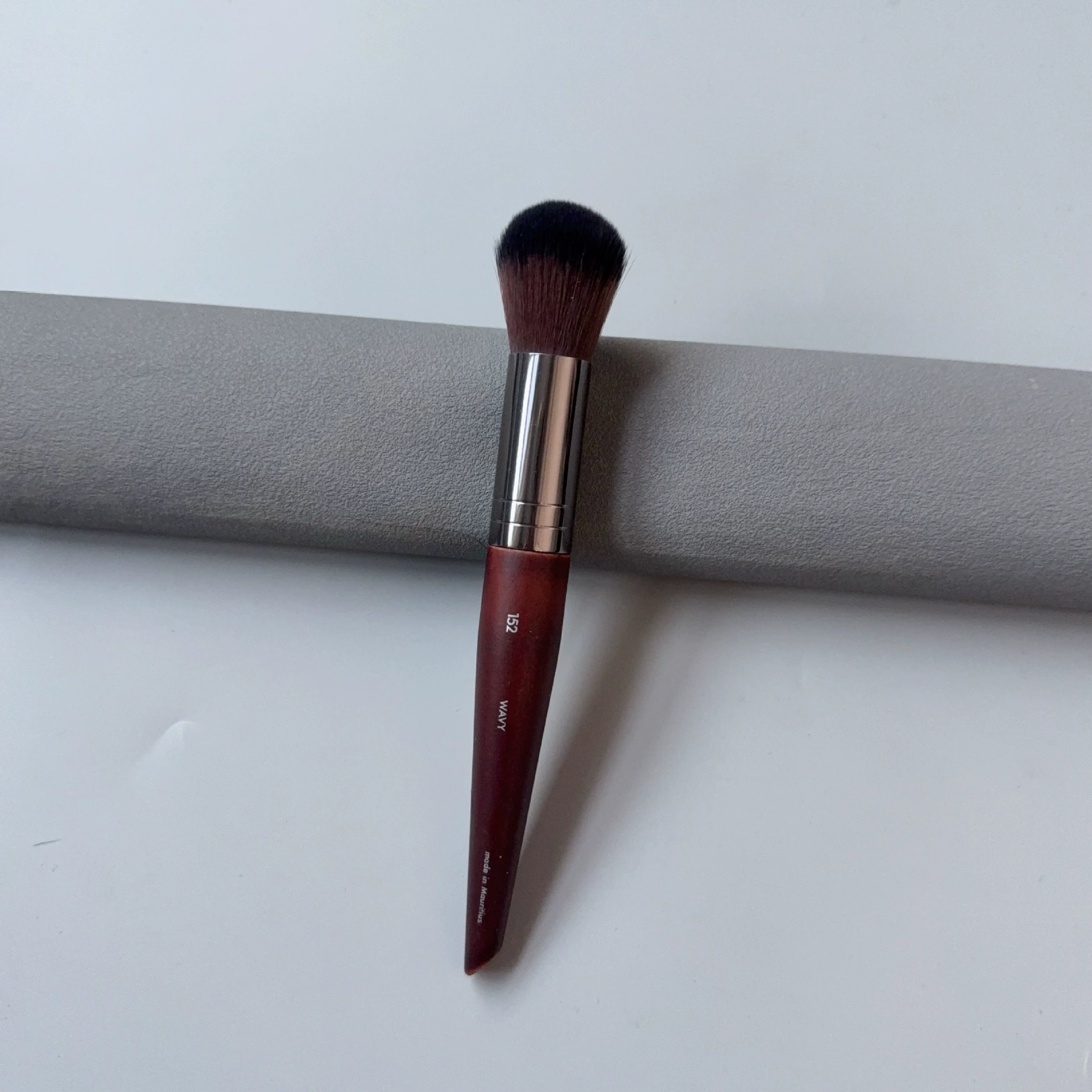 Brush, face blush, foundation, highlighter, eye pencil, full set