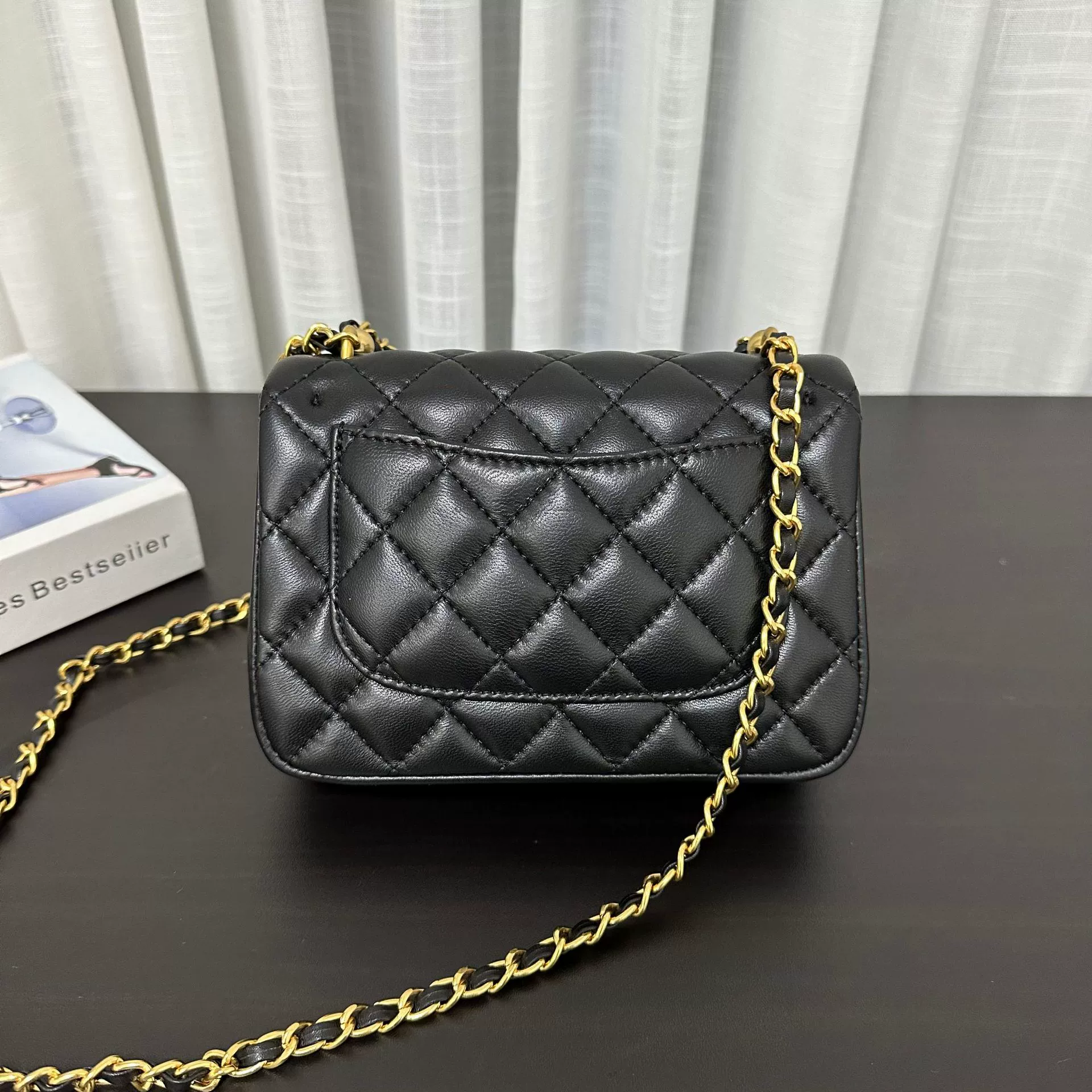 Сумка-перо из жемчуга с цепочкой, сумка на плечо, в стиле Chanel, сумка с цепочкой
