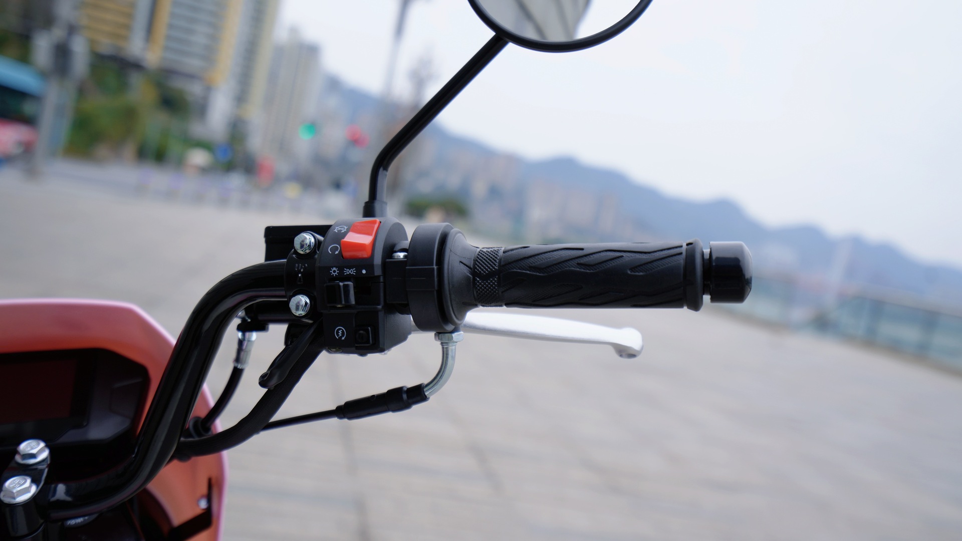 The Haochen Is Adorable, Low-Slung, with a Large Fuel Tank, Front and Rear Disc Brakes, Compact and Flexible, Perfect for Trendy Outings. Motorcycle