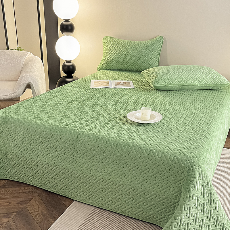 Winter Warm Milk Velvet Bedspread, Solid Color Bed Cover, Thickened Feather Silk Cotton Filling, Simple Bedding, Can Be_voghion.com