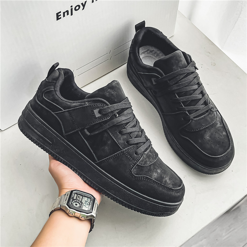 Zapatillas de skate amarillas tierra de caña baja para hombre, novedad primavera 2026, calzado casual juvenil de suela gruesa, zapatillas deportivas para hombre para transmisiones en vivo.