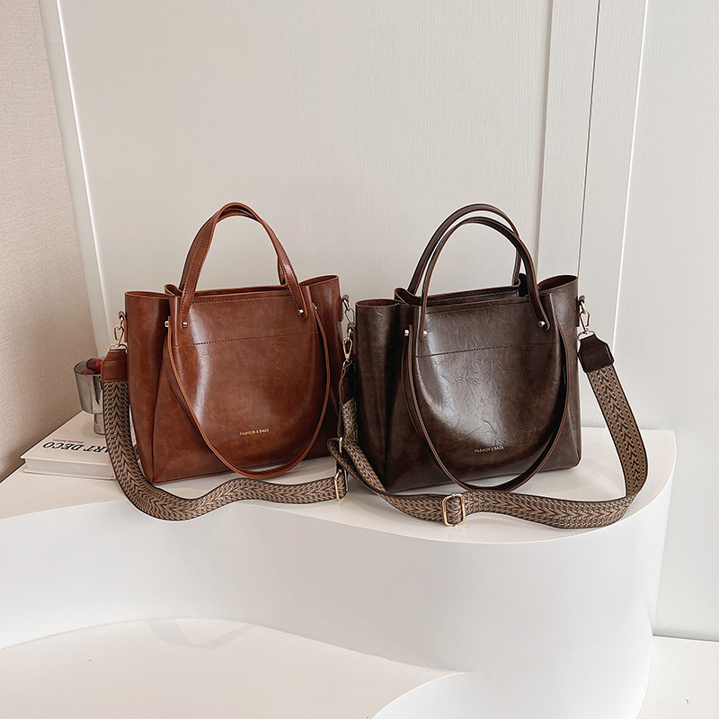 Borse da donna 2026 Nuovo modello Semplice Moda Borsa a tracolla grande capacità Vintage Tote_voghion.com