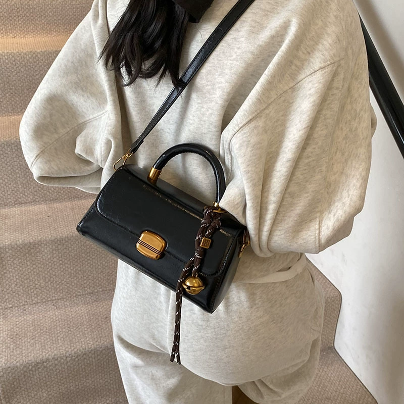 Shoulder bag, fashionable phone bag, high-end, trend of season