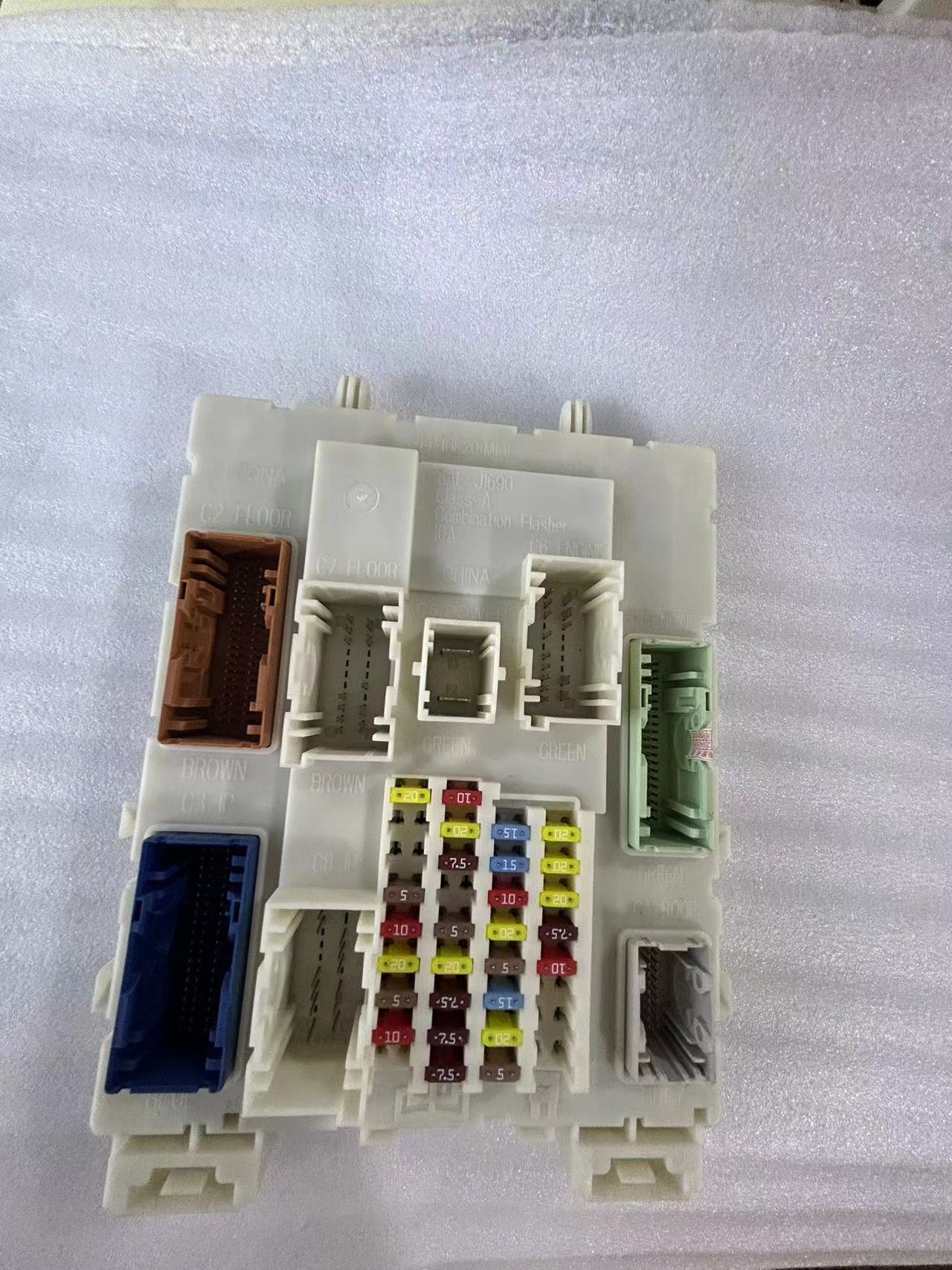 Fox Escape Body Computer Control Module Computer Board Indoor Fuse Assembly F1Ft-14A073D