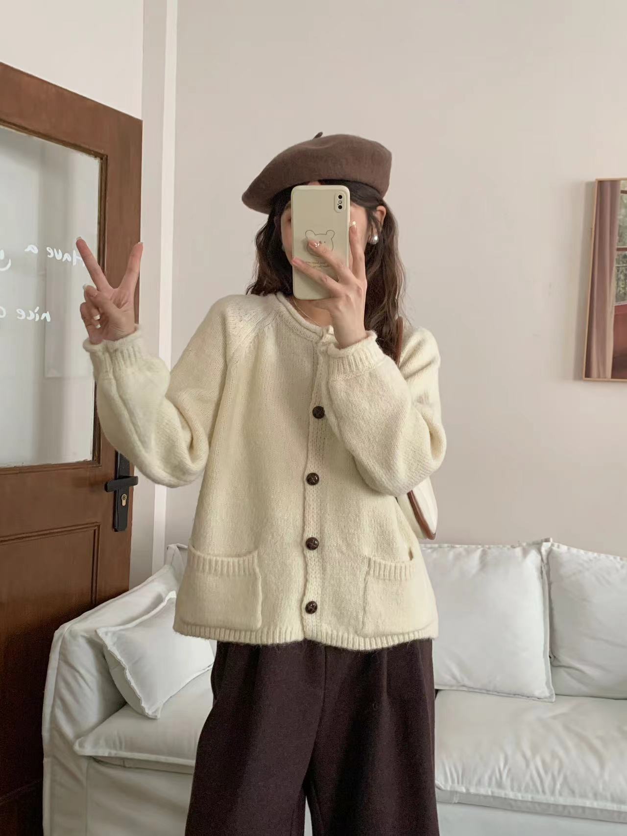 24 invierno Puyuan coreano vestir con un simple cardigan de punto de color sólido para mujeres 24 otoño y invierno nuevo complejo