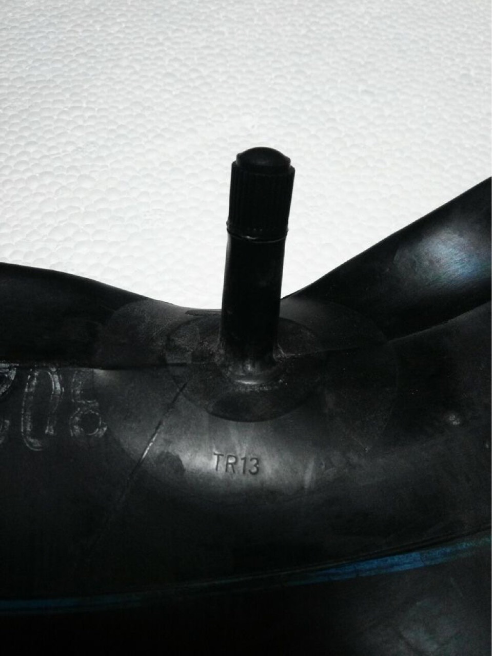 Butyl Inner Tube 175/185-14 Direct Sales from the Manufacturer, High-Quality Butyl Rubber Inner Tube for Cars, Trucks, and Light Trucks 600/65