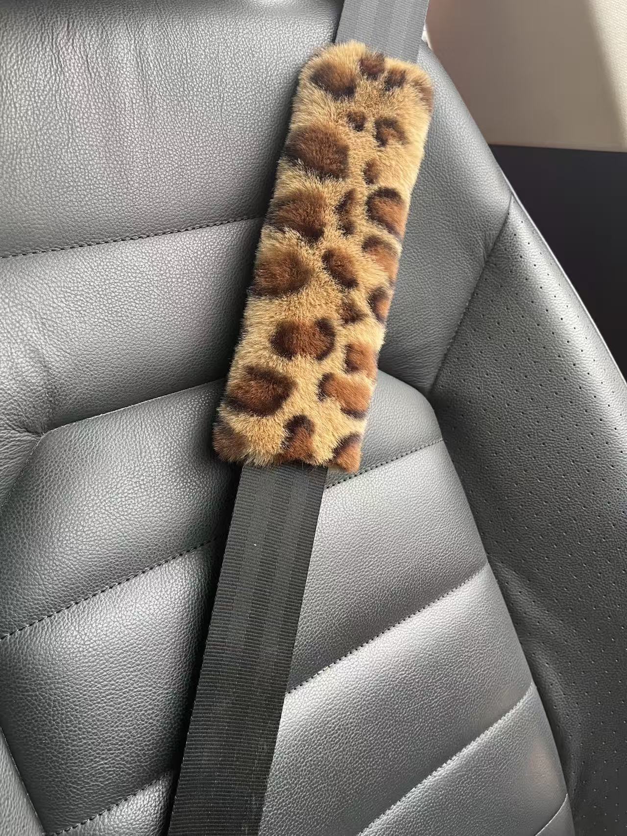 Car Seatbelt Shoulder Pads Imitation Rex Rabbit Fur Anti-Scratch Backpack Straps Children's Schoolbag Backpack Decorative Covers Decorative Pads