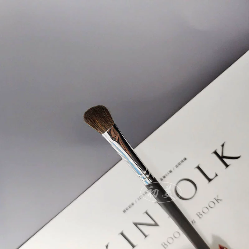 Кисть для макияжа Cangzhou Chumei M275 Preferred Horse Hair Copper Tube Eye Bevel Smile Brush Eye Shadow Brush Beginners