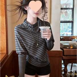 韩系蝙蝠袖不规则条纹长袖针织上衣女2026秋冬新款复古翻领毛衣潮