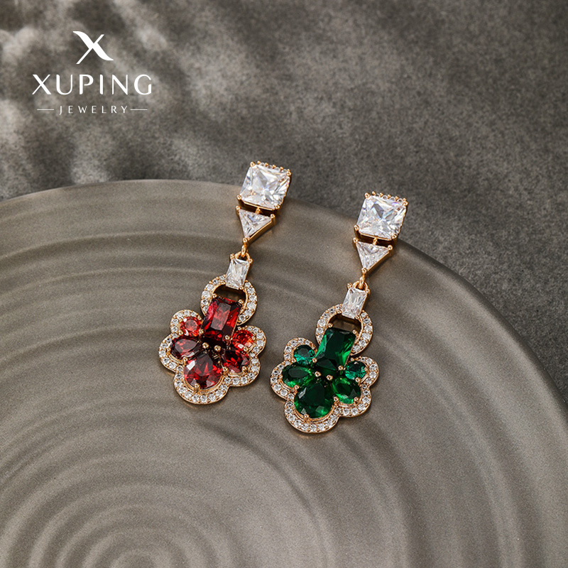Xuping ligero de lujo de aleación de cobre galvanizado 18k aretes de gemas artificiales serie de aretes de diseño de aretes