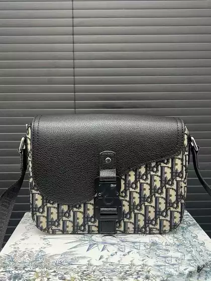 Spring and Summer New Men's Bag Saddle Bag Cowhide Postman Canvas Flip Bag European and American Fashion Business Shoulder Crossbody Bag