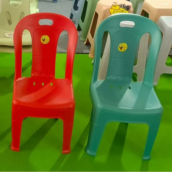 厚みのあるプラスチック製のレストランのスツール、大きな背もたれの椅子、家庭用の厚みのある椅子、スツール、ダイニングチェア、プラスチック|undefined