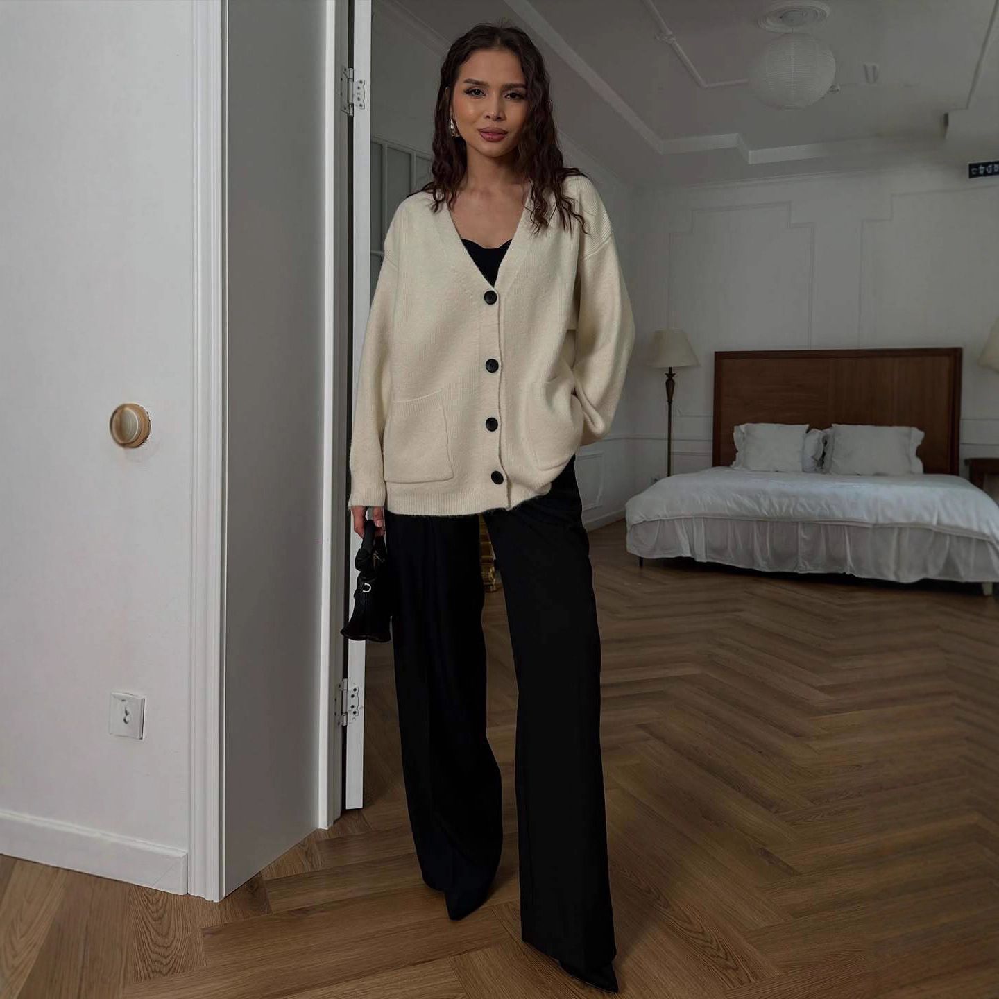 2025跨境欧美外贸女装亚马逊慵懒风V领针织开衫女宽松毛衣外套裤