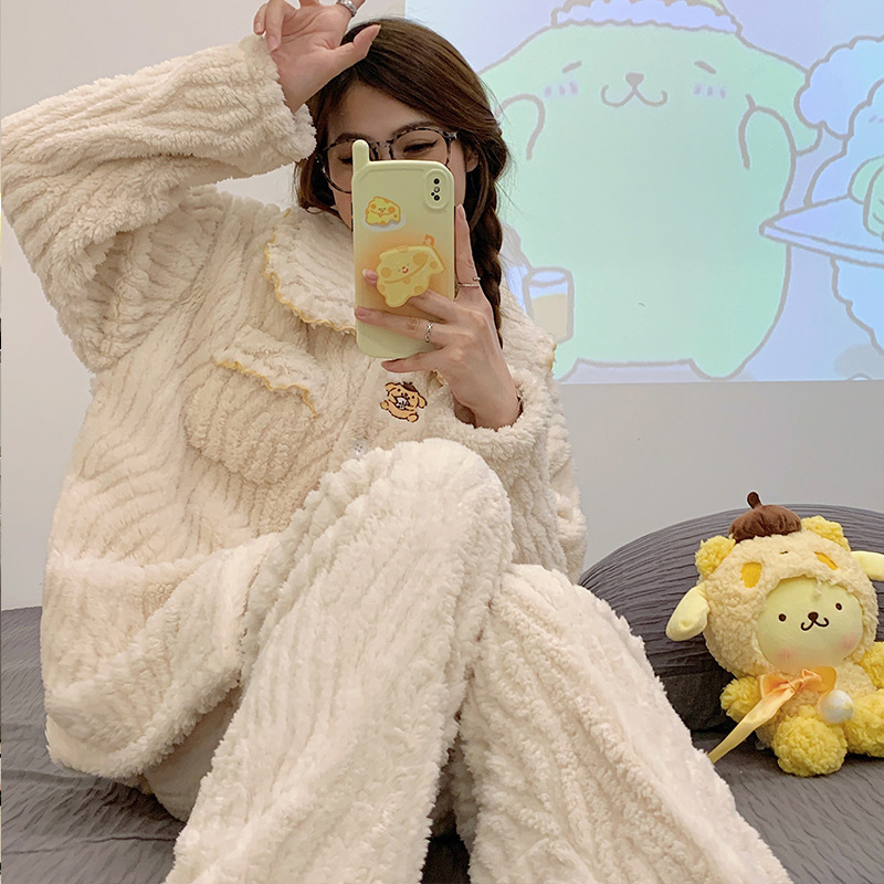 Simple estilo japonés franela chica pijamas de lana de coral Otoño e Invierno manga larga desgaste del hogar engrosada Internet celebridad estilo traje