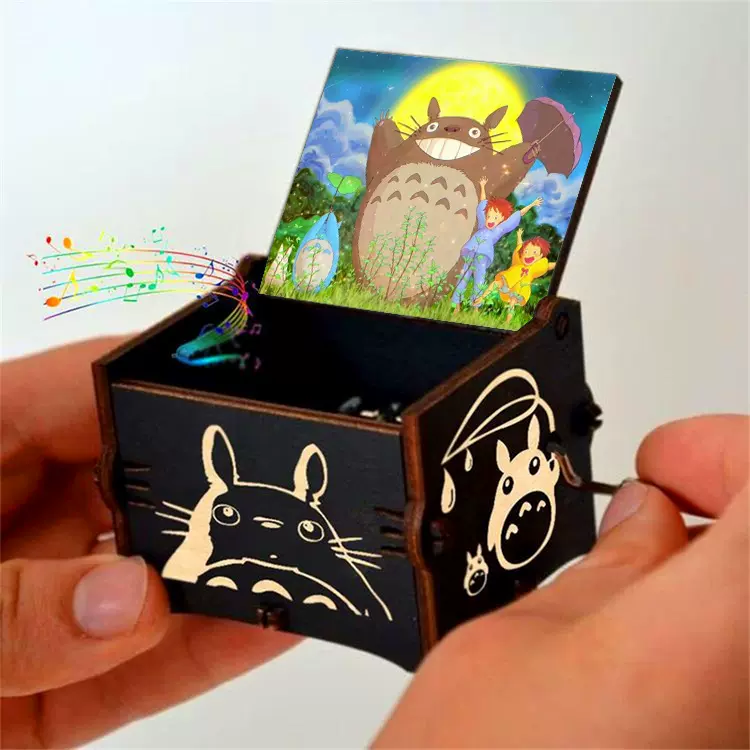 宫崎骏音乐盒木质彩绘手摇龙猫音乐盒UV彩印万圣节前夜八音盒