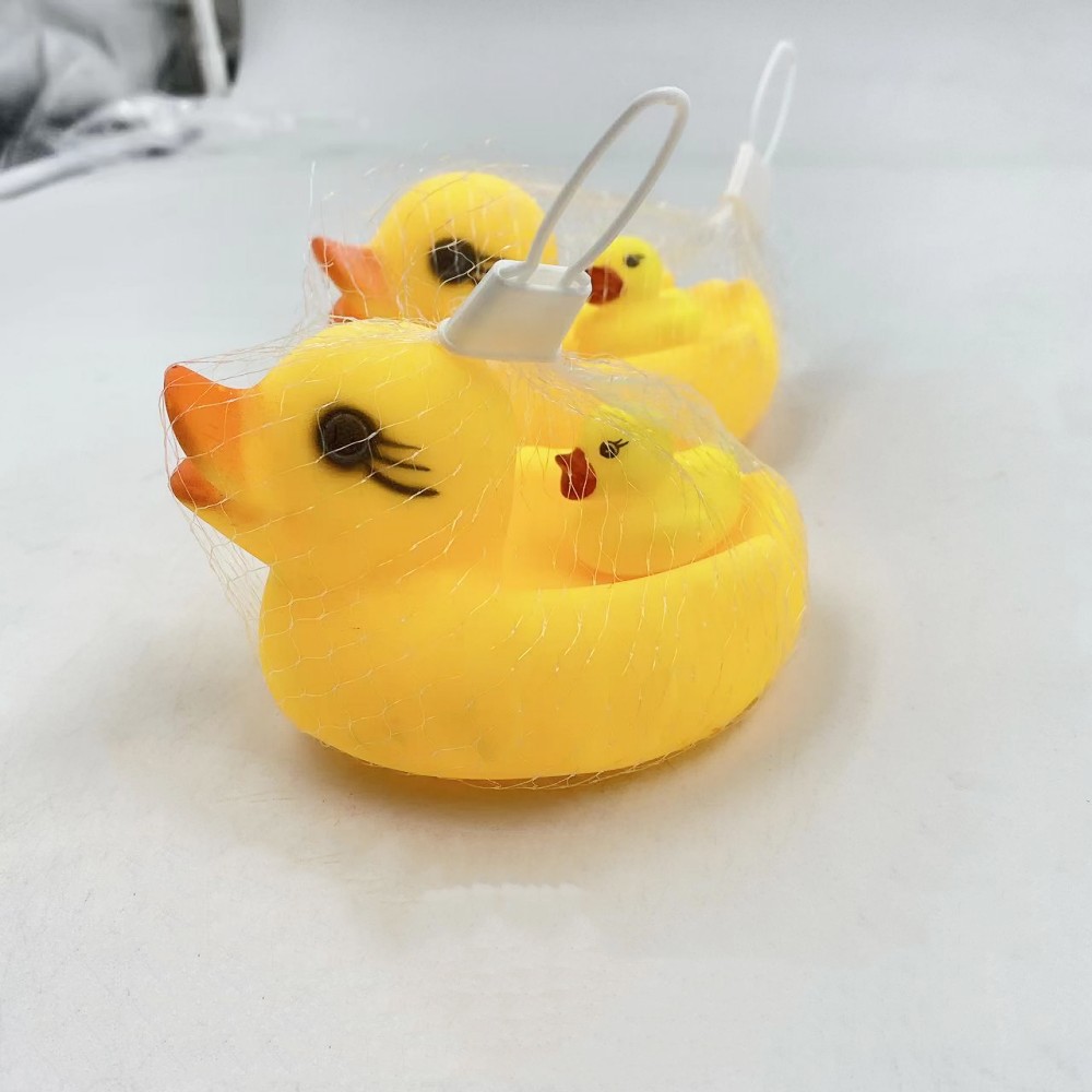 Juego de agua juguete pato Madre y niño pato pellizco y llamada tienen lugar Bolsa de red de baño Juego de 2 piezas al por mayor pato amarillo pato tienda departamental
