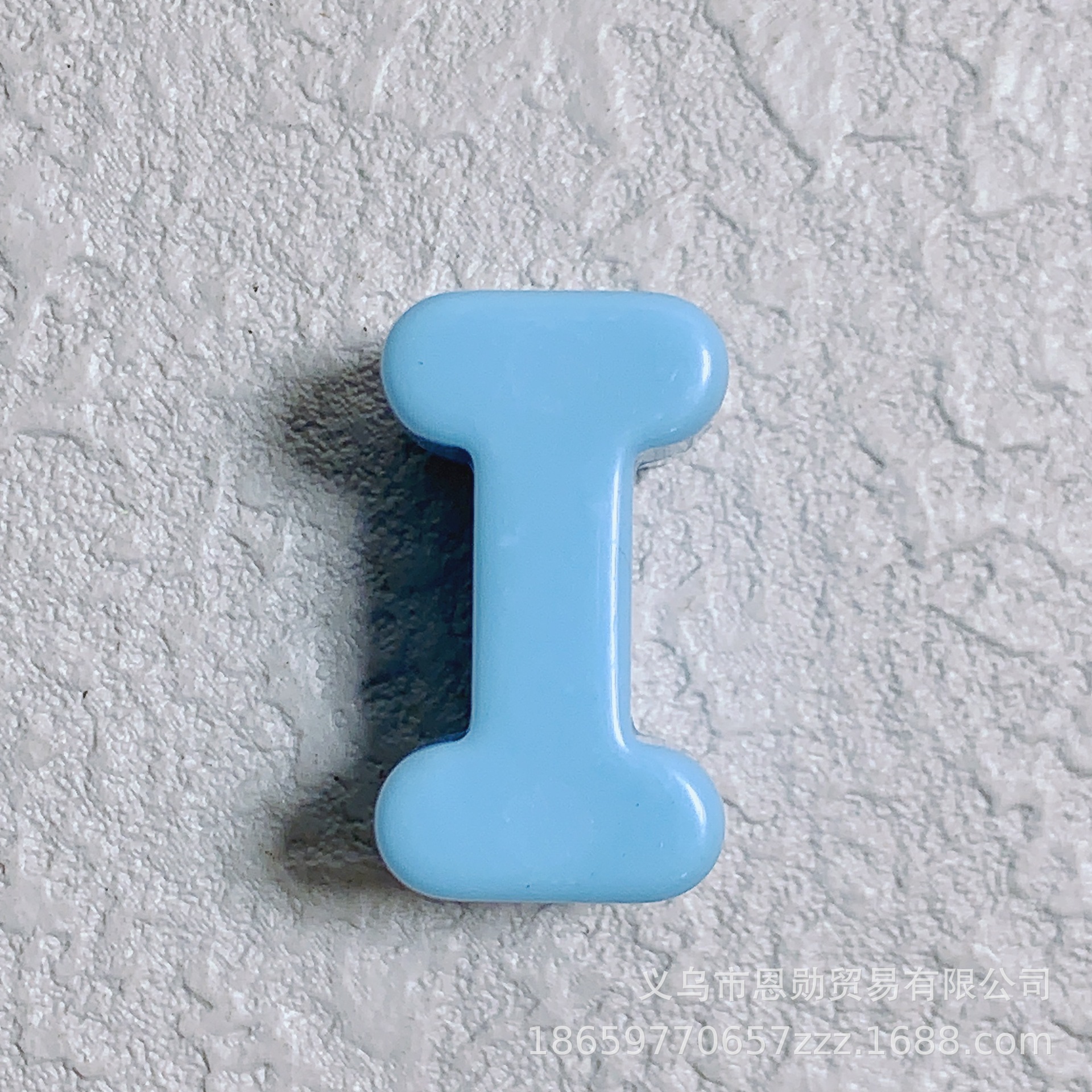 I (light blue)