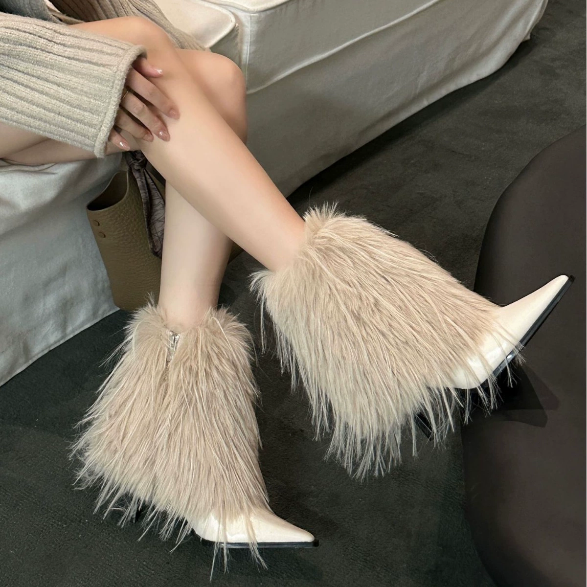 Европейские и американские меховые сапоги, теплые модные сапоги на высоком каблуке для женщин 2023 осень и зима Новые женские сапоги с острым носком, зимние сапоги