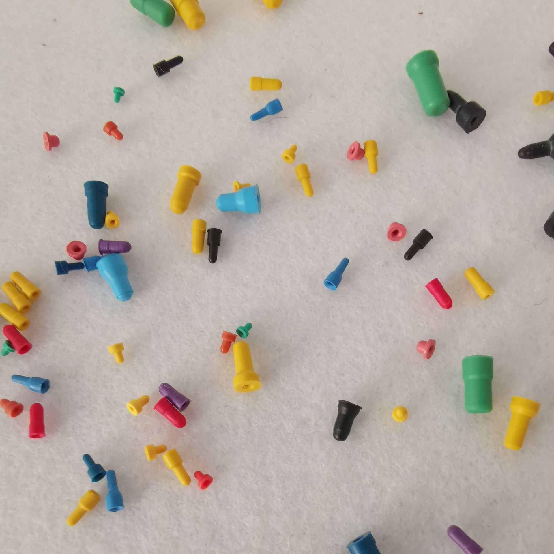 多色小规格盲孔塞 防水胶塞 盲孔硅胶塞 卡扣丁晴橡胶塞 螺纹胶塞