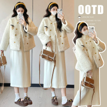 孕妇冬季新款加厚撞色双排扣气质羊羔毛外套+打底连衣裙时尚套装
